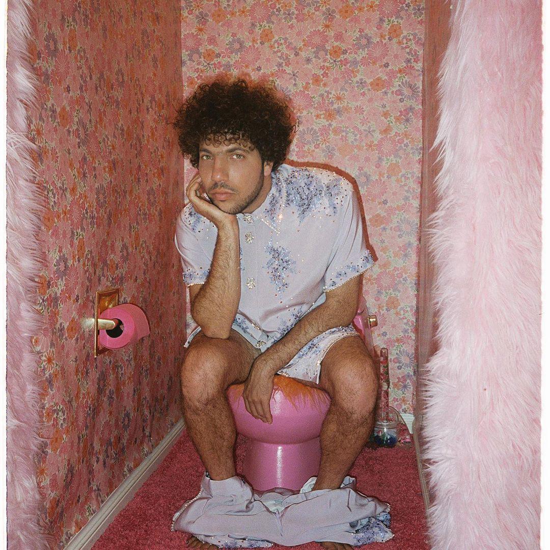 Benny Blanco, uno de los hombres más sexis de 2024, según People