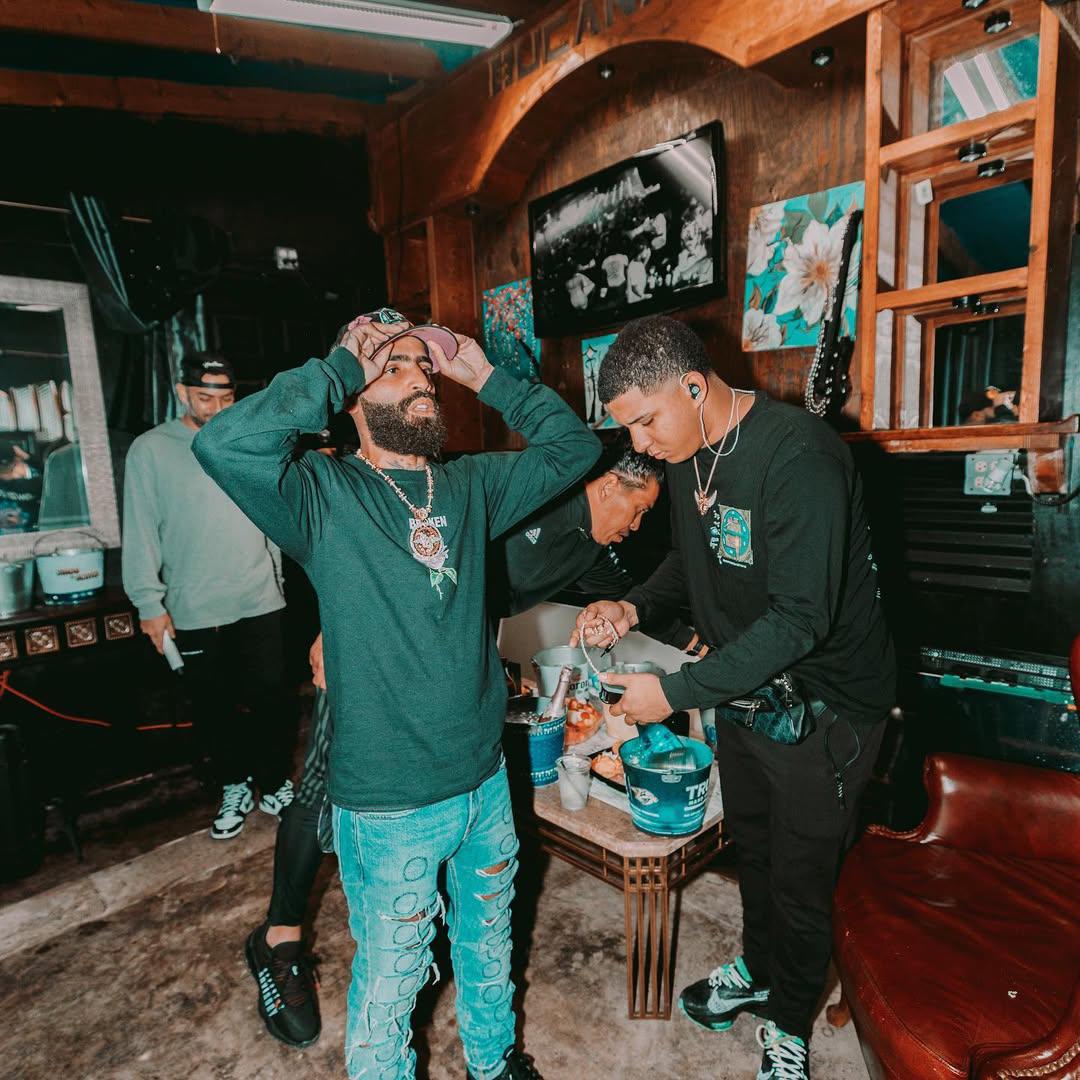 Arcángel reacciona al veredicto contra Mayra Nevárez por muerte de su hermano