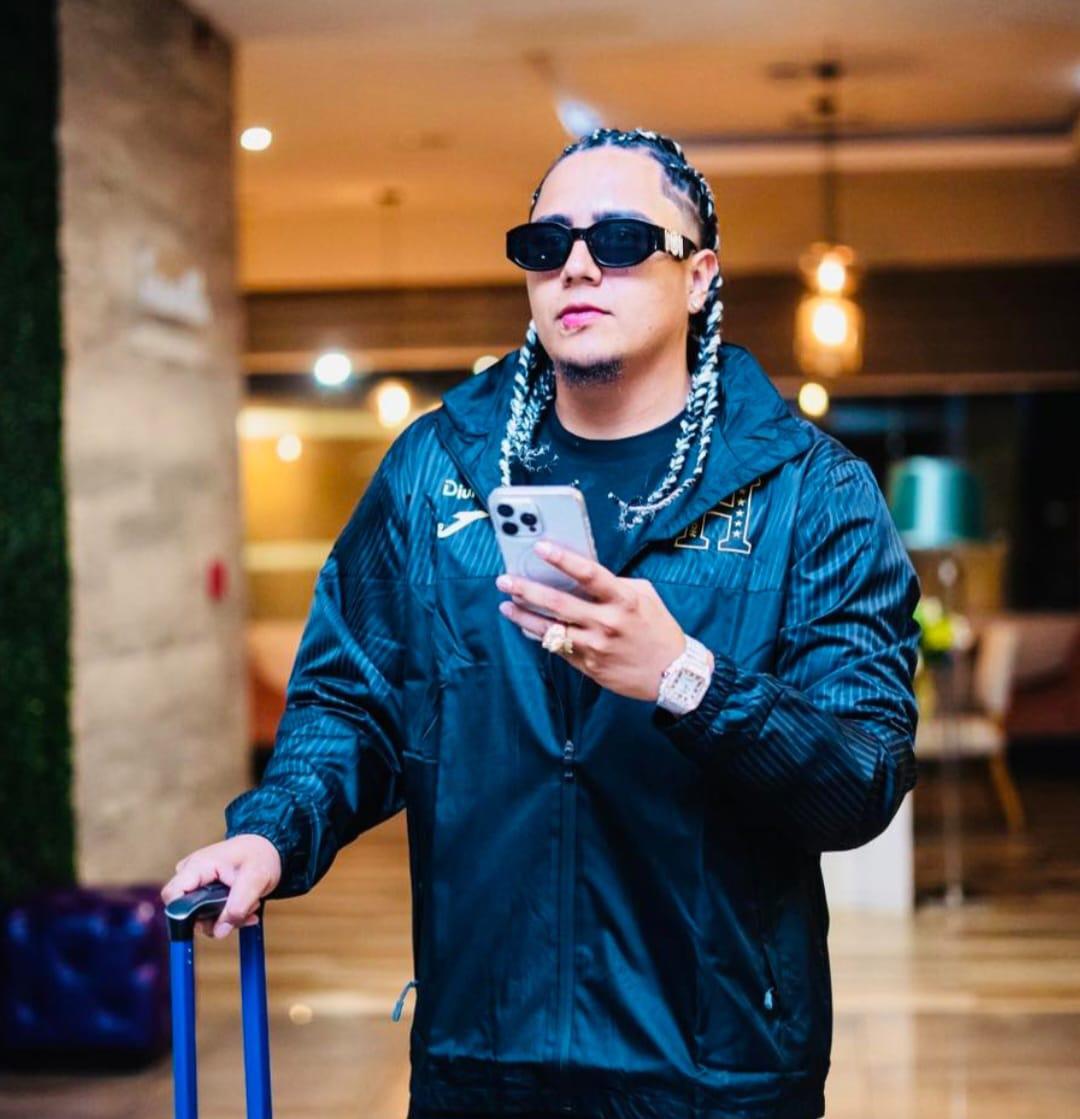 Davis Flow recibe sorpresa de Elsa Oseguera y apagan rumores de ruptura