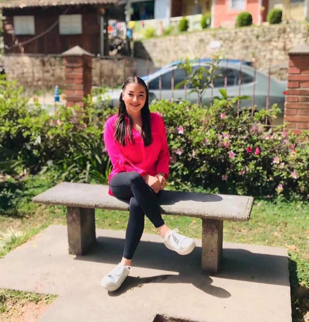 Tras dejar de trabajar con Supremo, Corina García es vista con diputado