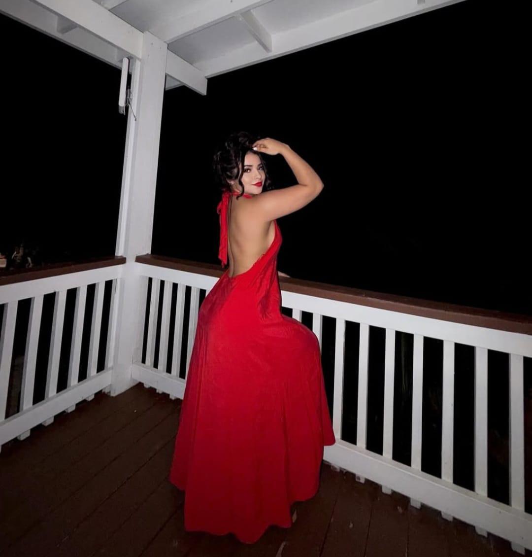 Ester Mendoza, la presentadora que conquista corazones en Honduras