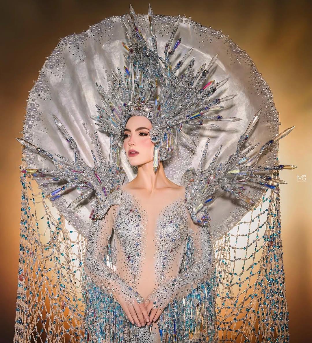 Miss Universo 2025 deslumbra con los trajes típicos más espectaculares