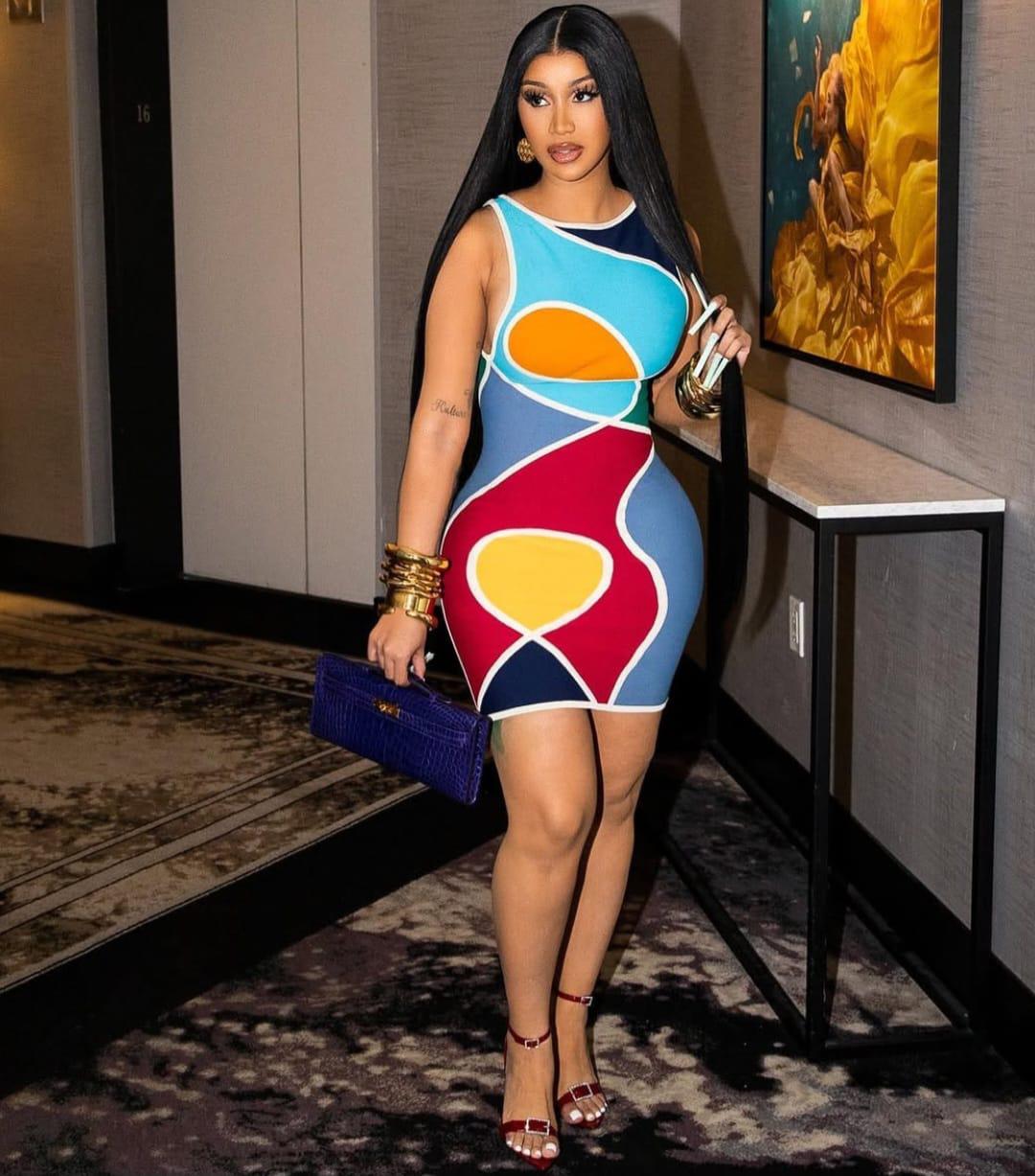 Cardi B convierte su cordón umbilical en una lujosa joya