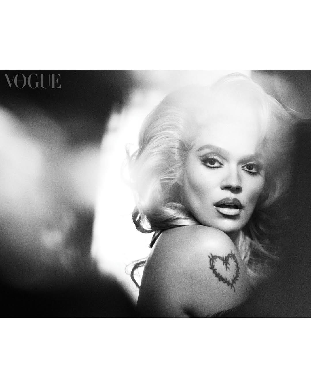 Karol G en la portada de Vogue México y Latinoamérica: Una versión de mí que vive en otro tiempo