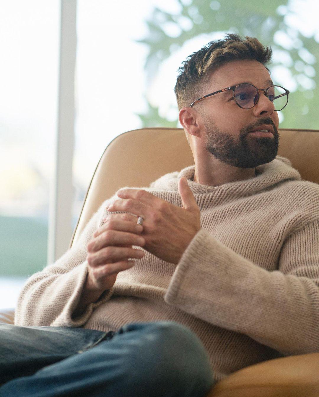 Demandan a Ricky Martin por incumplir contrato