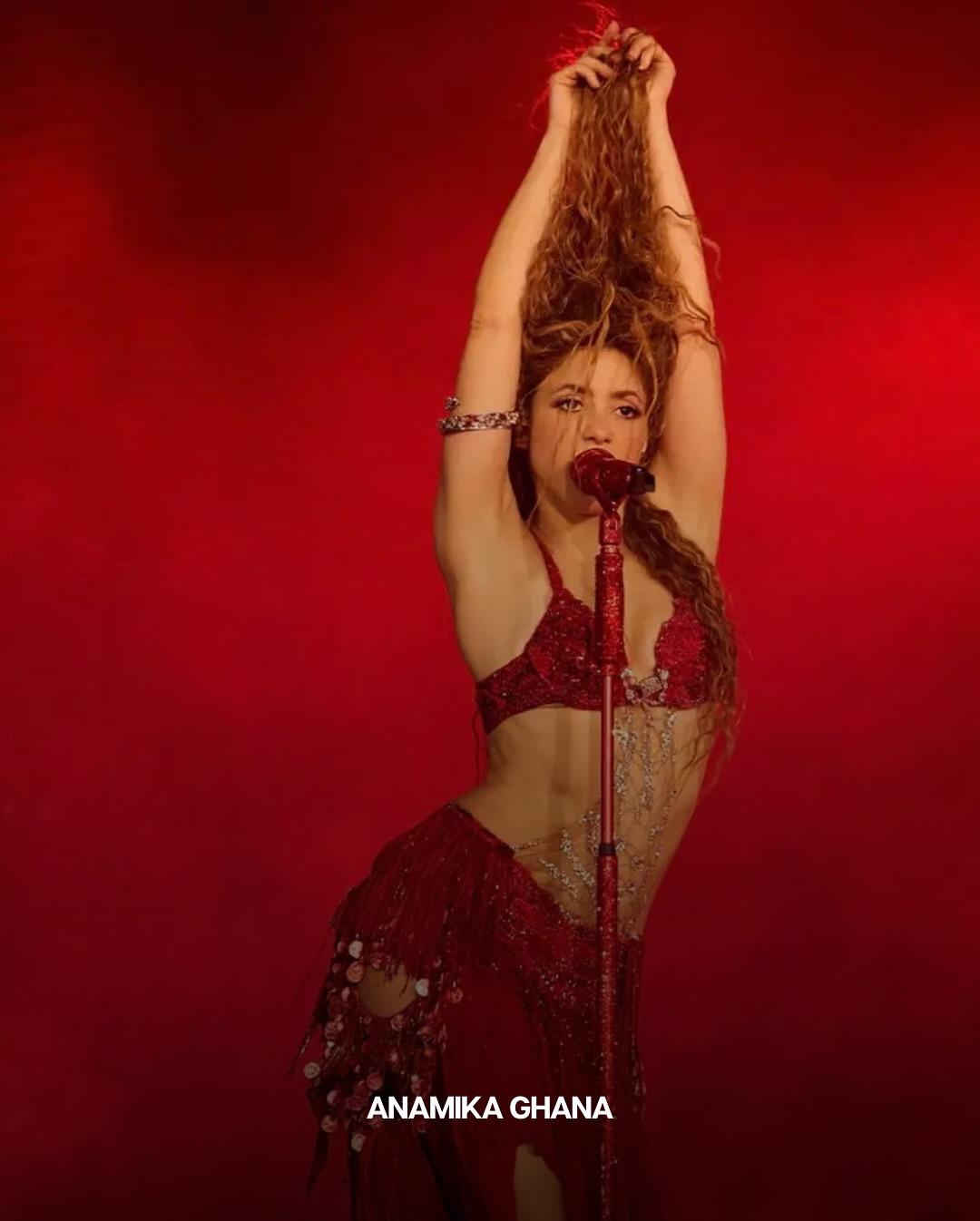 Shakira y sus colaboraciones con diseñadores de moda: un recorrido visual