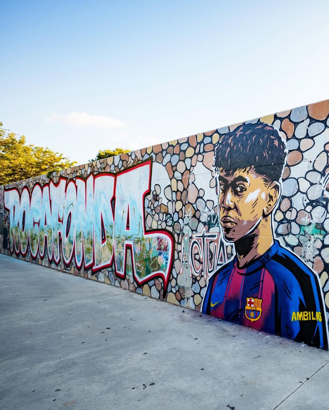 Lamine Yamal hereda la '10' del Barcelona y renueva su contrato