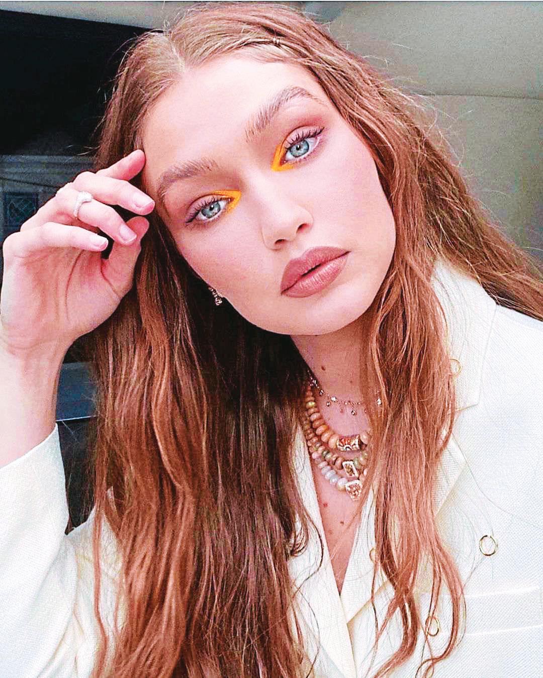 Maquillaje con todo el glamur otoñal