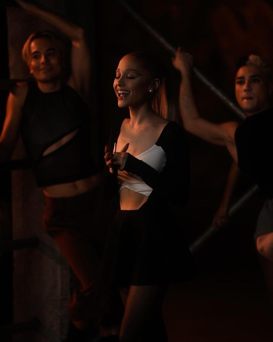 Ariana Grande lanzará su nuevo álbum musical en marzo