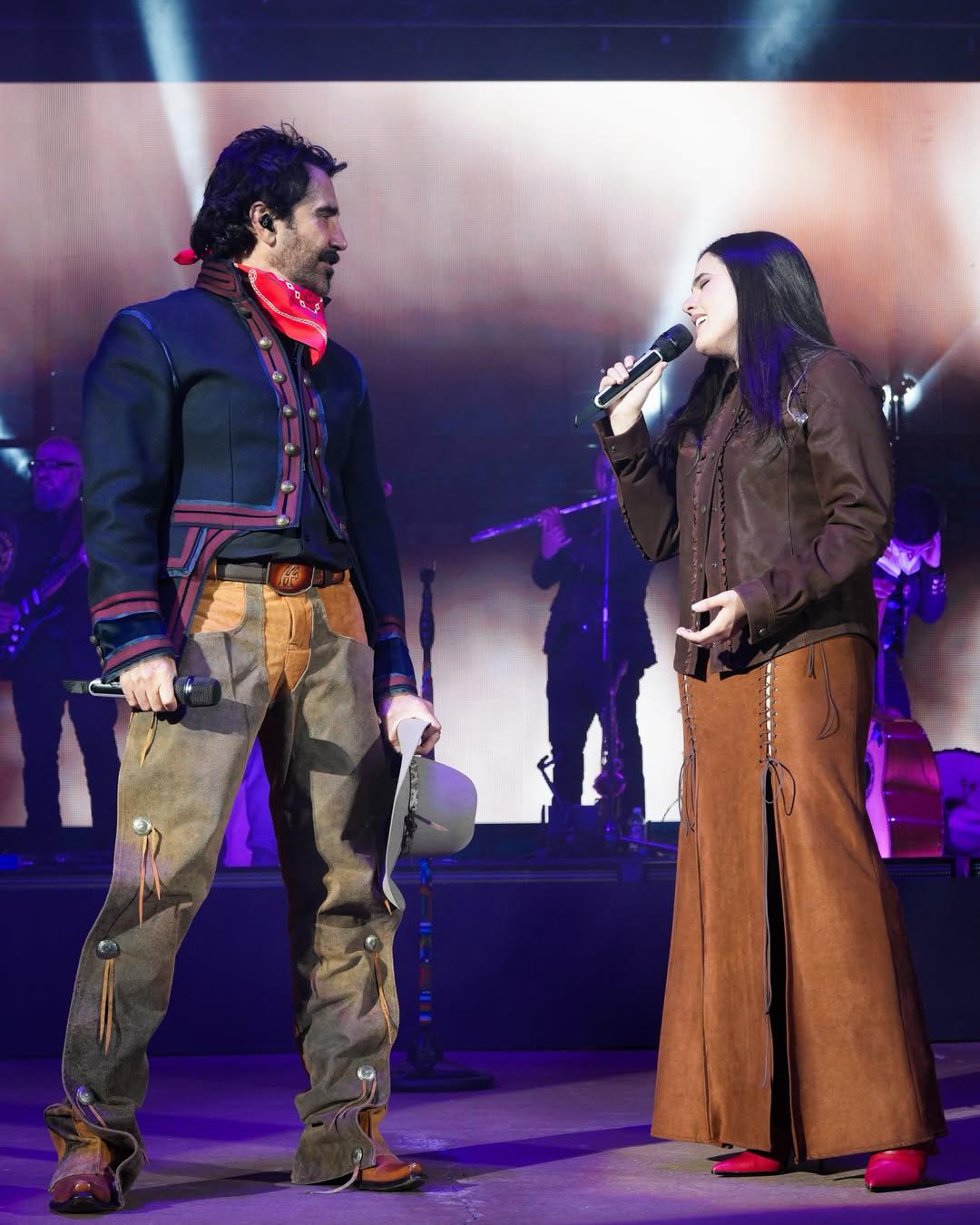 Vicente Fernández Jr. reacciona a críticas por incluir a Nodal y Ángela