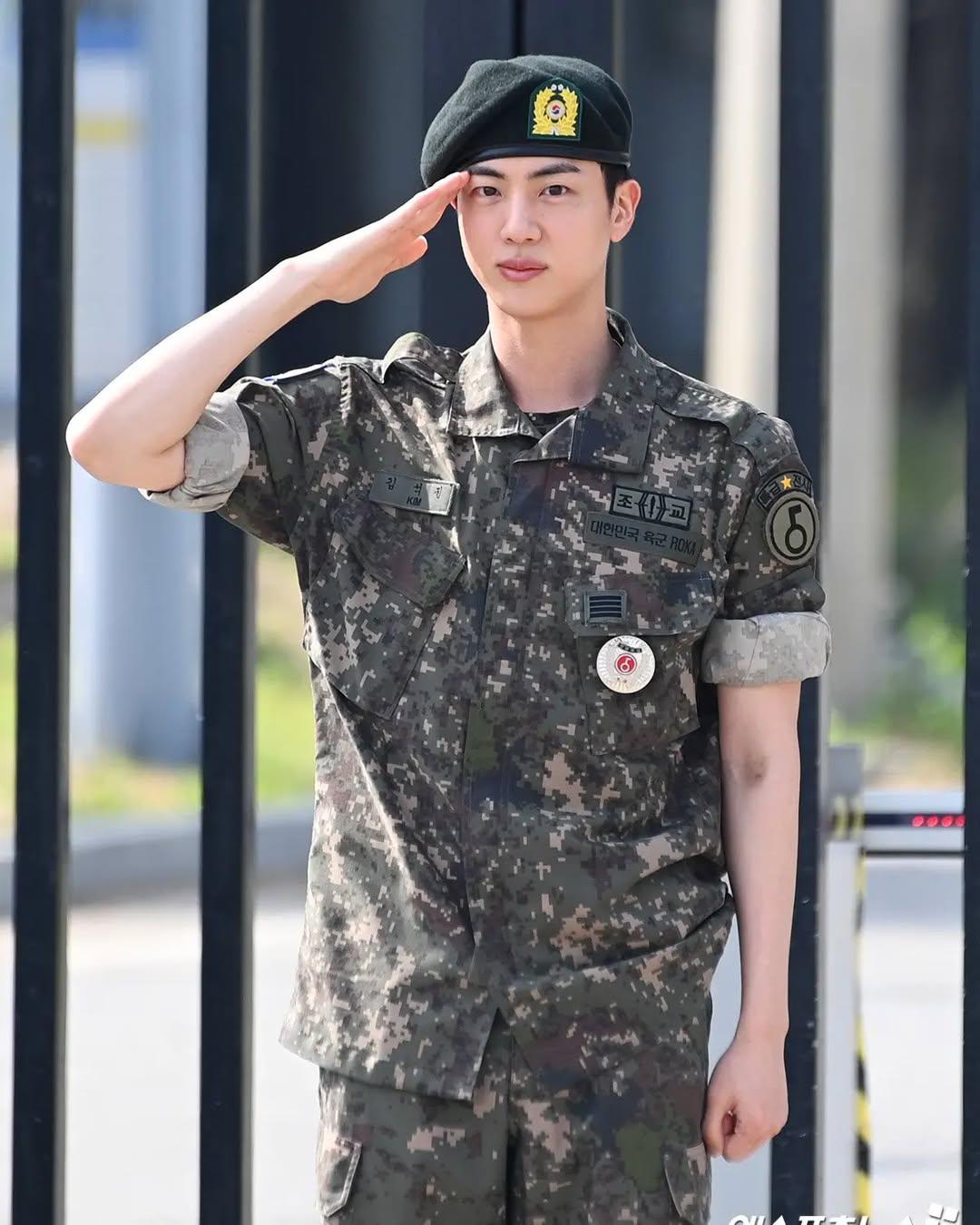 Jin y J-Hope vuelven al ejército para entrenamiento de reservistas