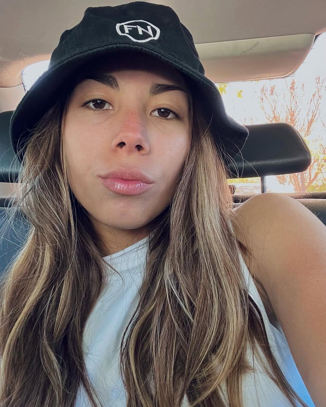 Va al taller y termina llevándose al perro del mecánico