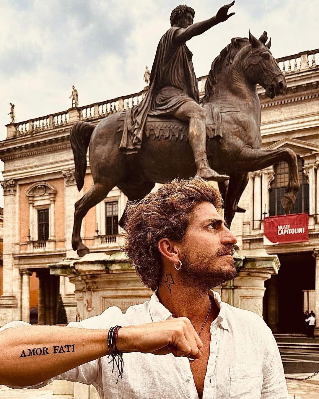 ¿Quién es Rafael Olarra, el argentino vinculado a Pedro Pascal?