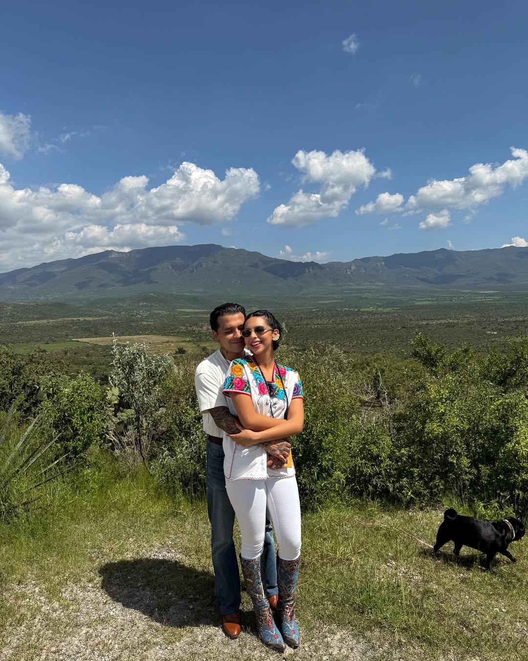 Vicente Fernández Jr. reacciona a críticas por incluir a Nodal y Ángela