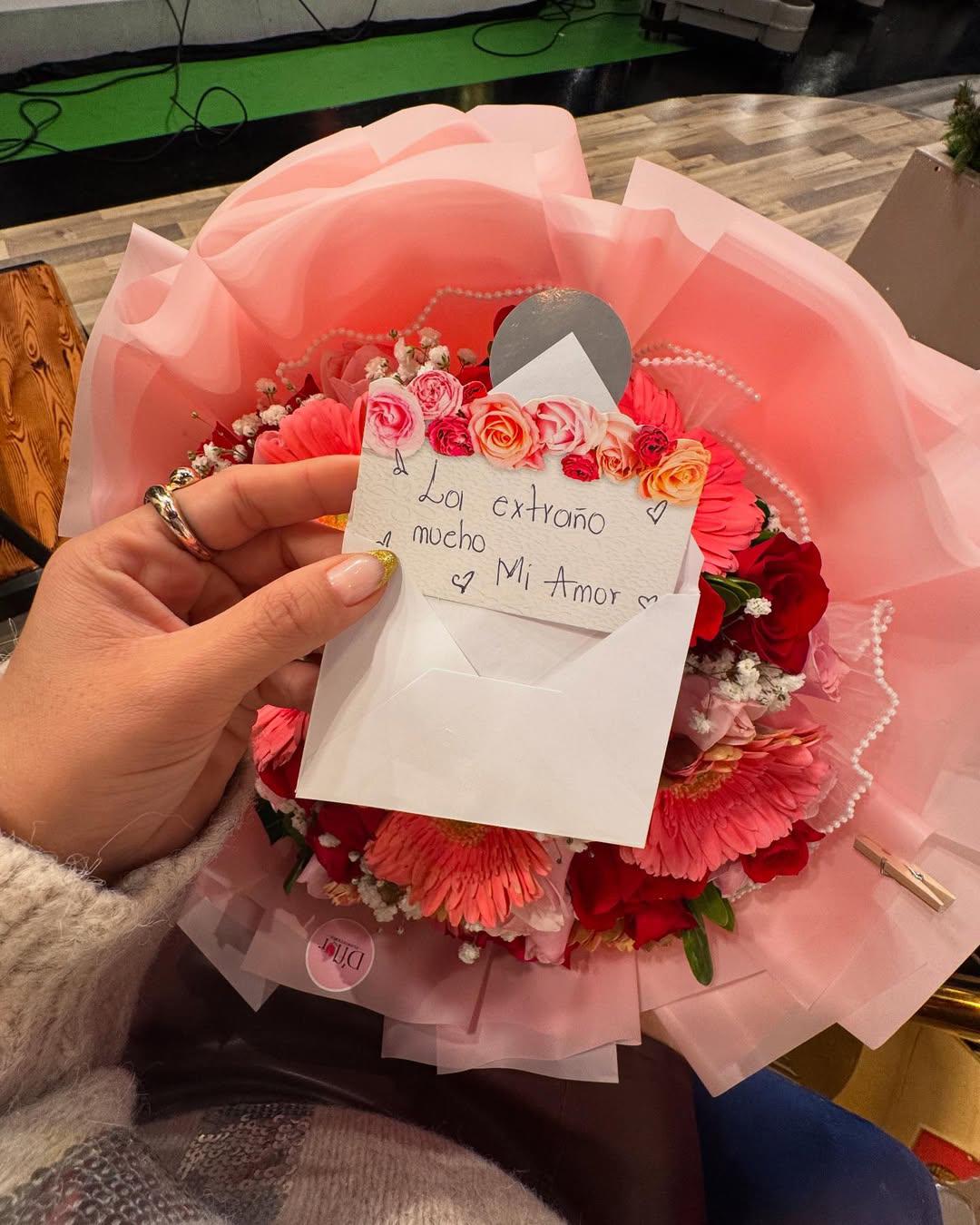 Milagro Flores regresa a Honduras y Supremo la sorprende con un lindo detalle