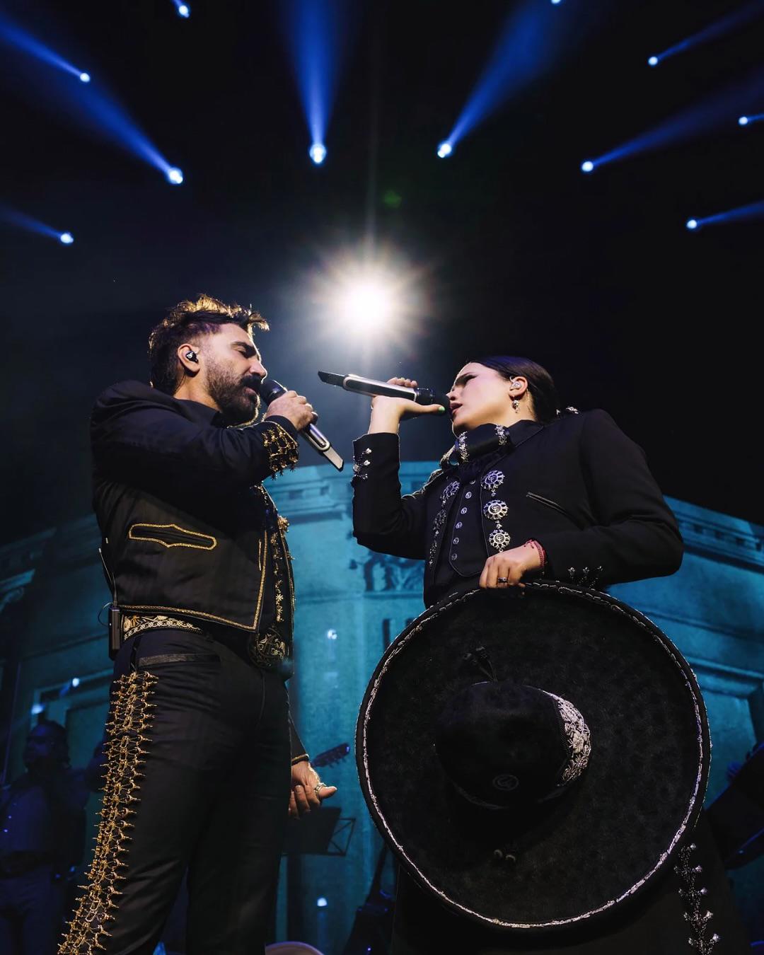 Vicente Fernández Jr. reacciona a críticas por incluir a Nodal y Ángela