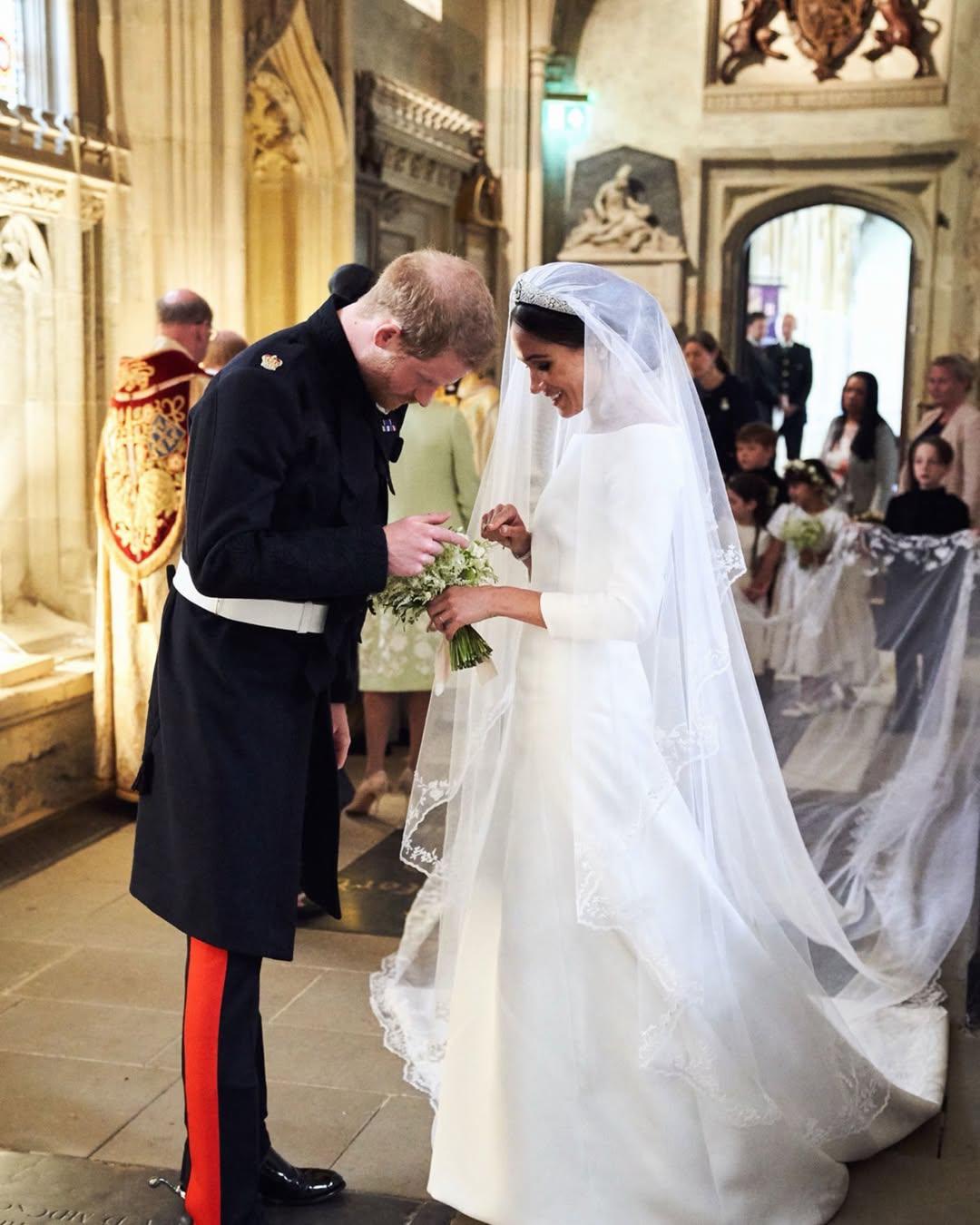 Meghan Markle publica fotos inéditas de su boda con Harry