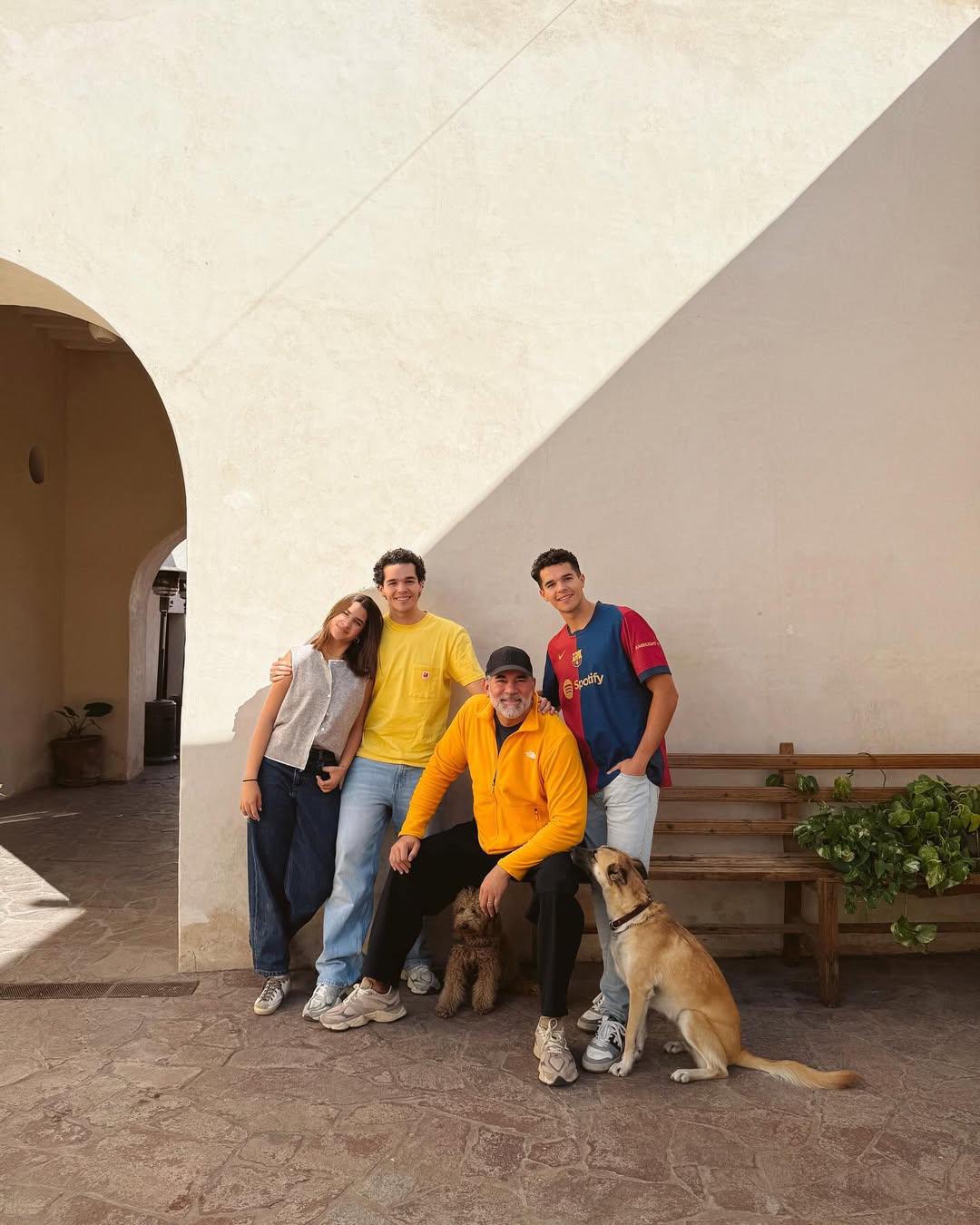 Eduardo Santamarina apoya la decisión de su hijo de no usar su apellido