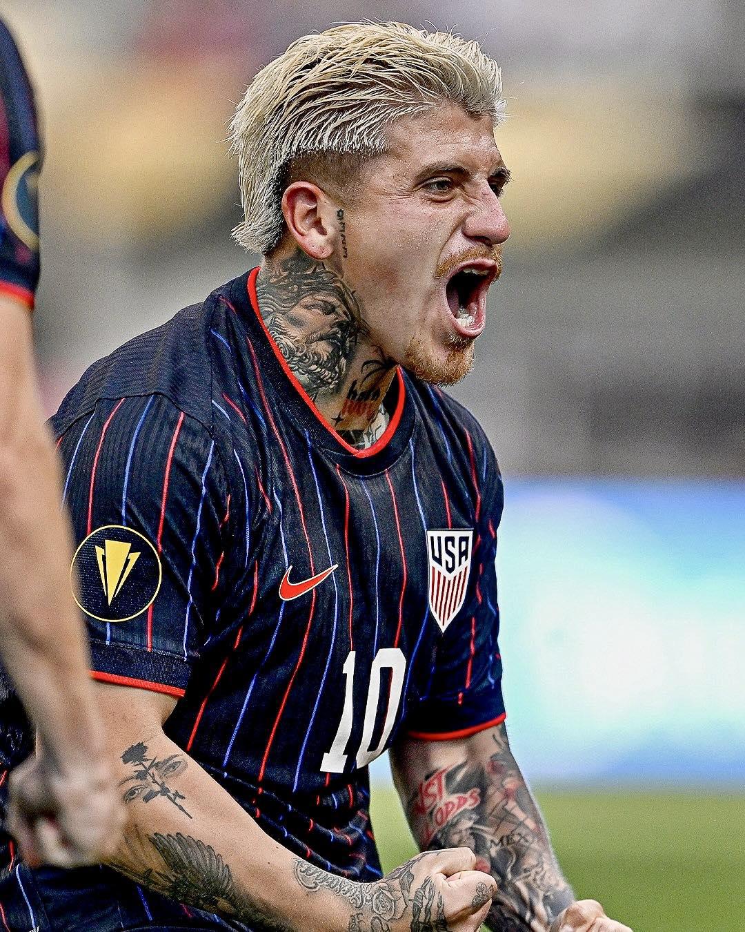 Quién es Diego Luna, el 'mexicano' que busca golear al 'Tri'