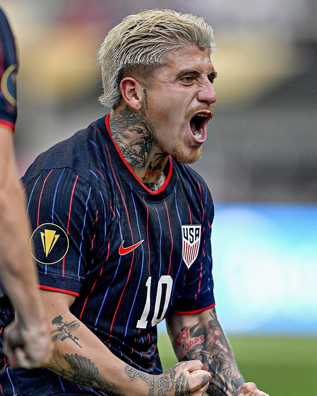 Quién es Diego Luna, el 'mexicano' que busca golear al 'Tri'