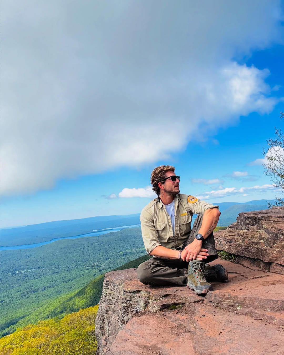 ¿Quién es Rafael Olarra, el argentino vinculado a Pedro Pascal?