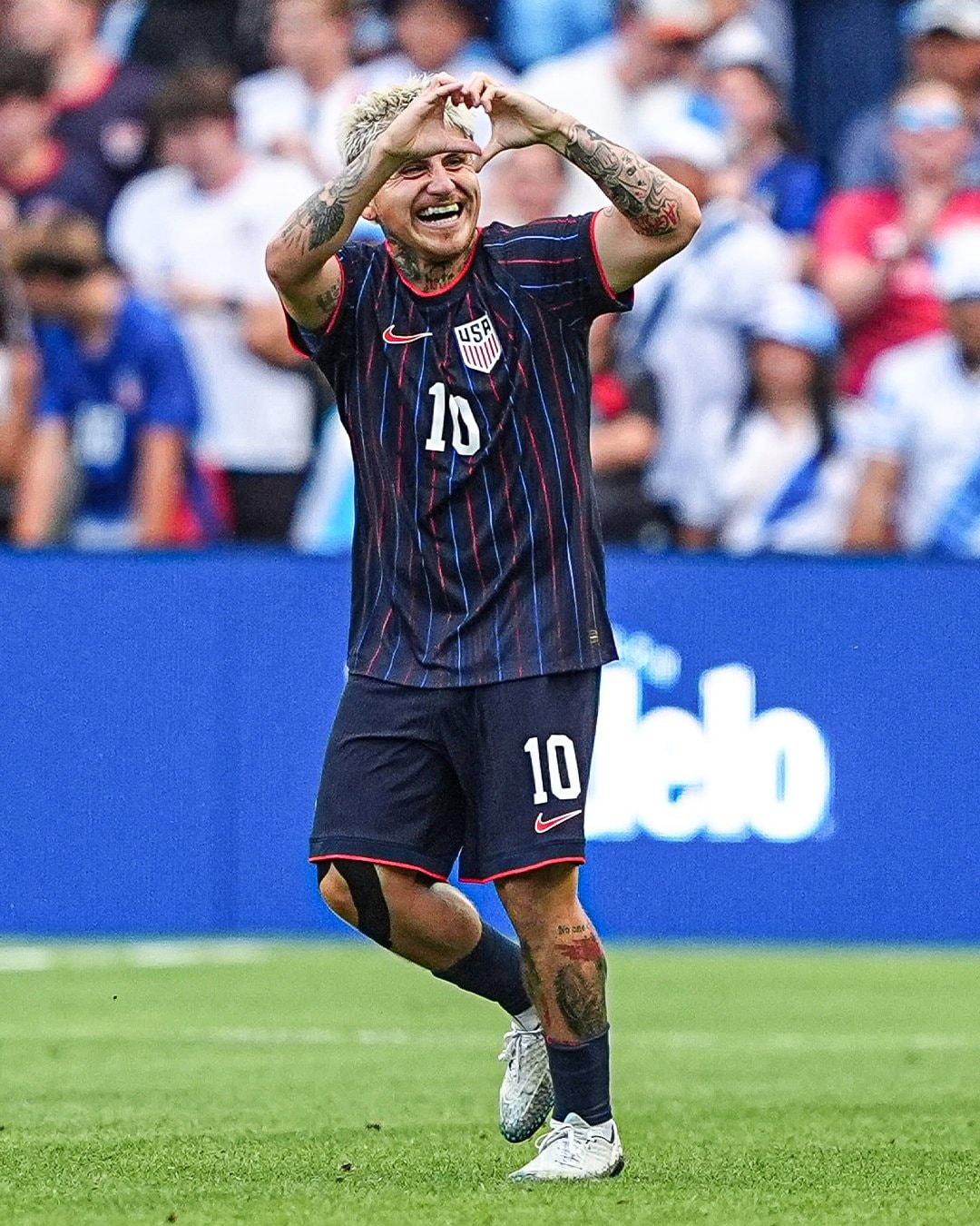 Quién es Diego Luna, el 'mexicano' que busca golear al 'Tri'