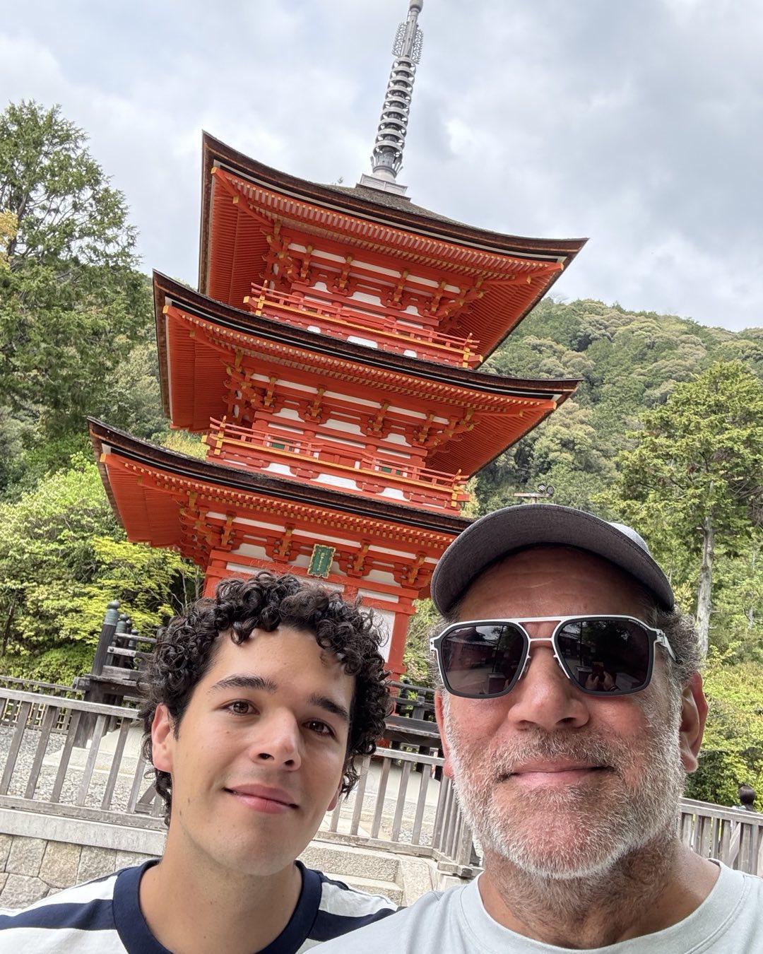 Eduardo Santamarina apoya la decisión de su hijo de no usar su apellido