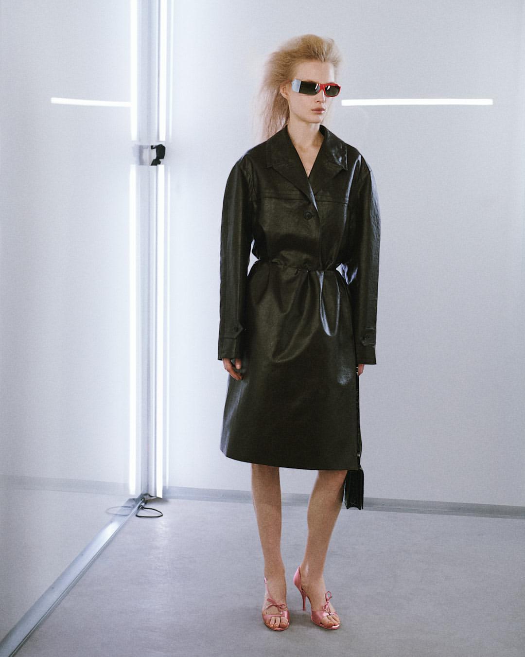 Prada convierte la falda en protagonista de su desfile en Milán