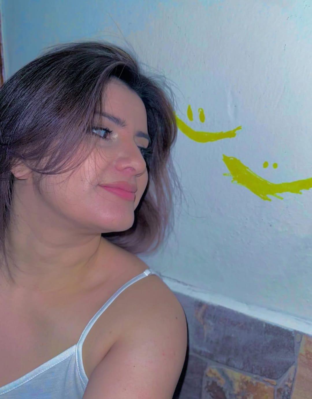 Álex Cáceres reclama a Cesia Mejía: De día es una y de noche es otra