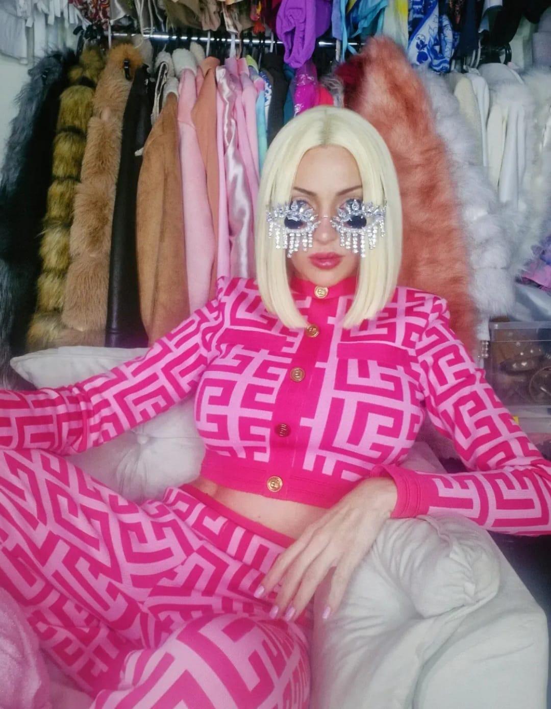 Revelan causa de fallecimiento de la Barbie humana