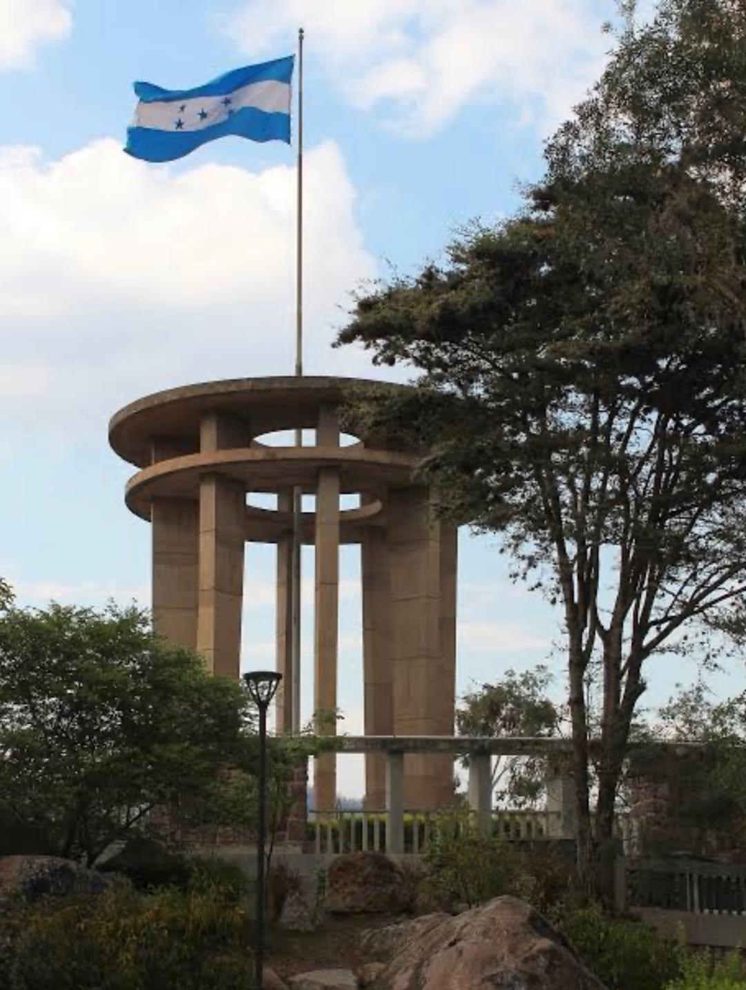 Famosas comunicadoras le piden a los hondureños salir a votar