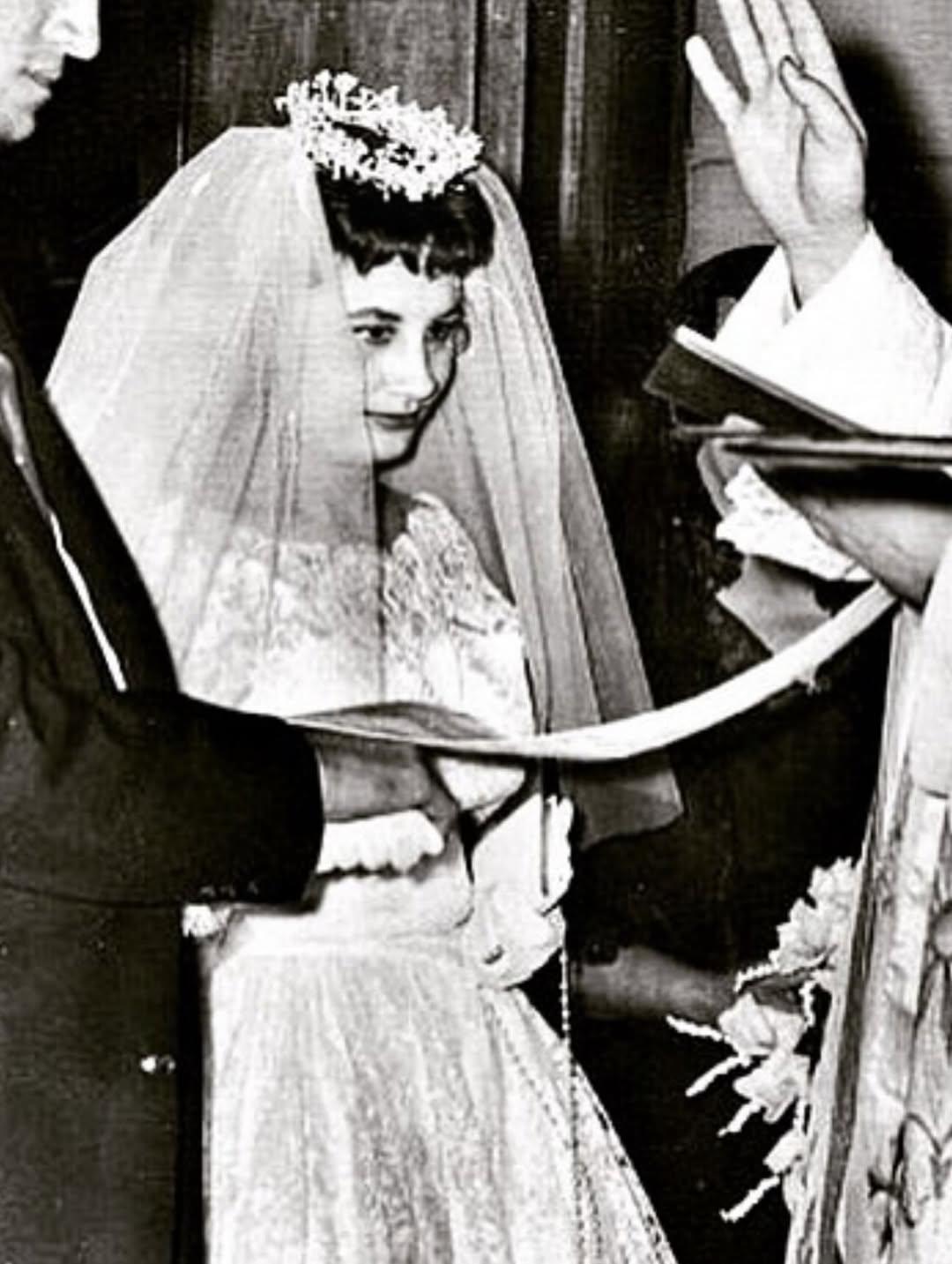 Mario Cimarro anuncia el fallecimiento de su madre, María Paz