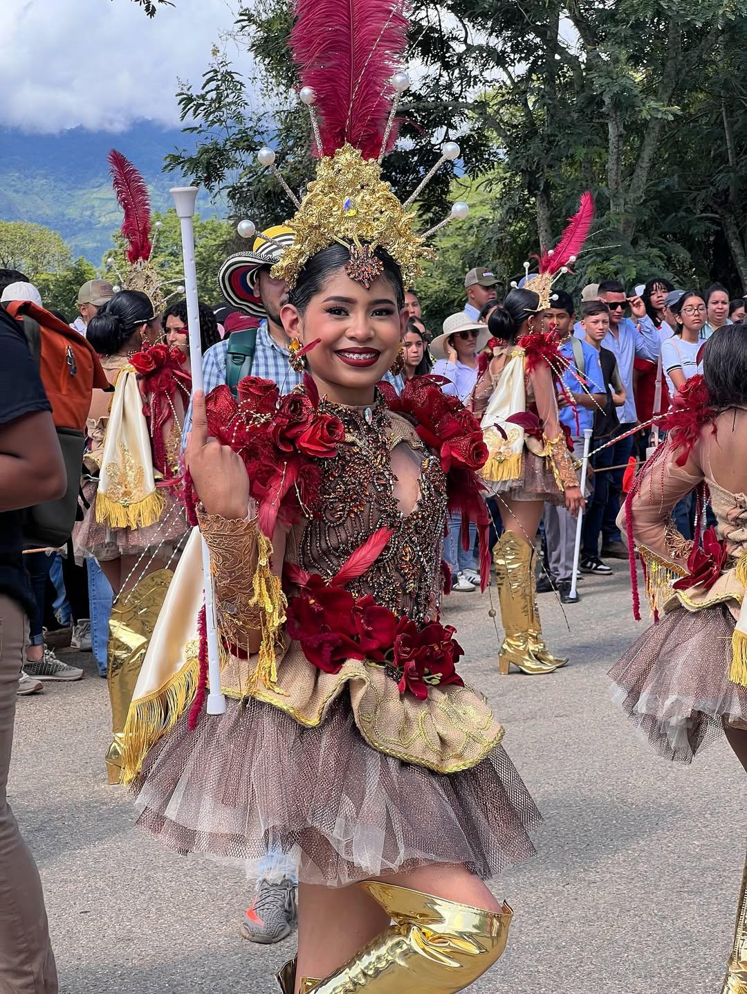 El significado detrás de los trajes de las palillonas del Valle de Jamastrán