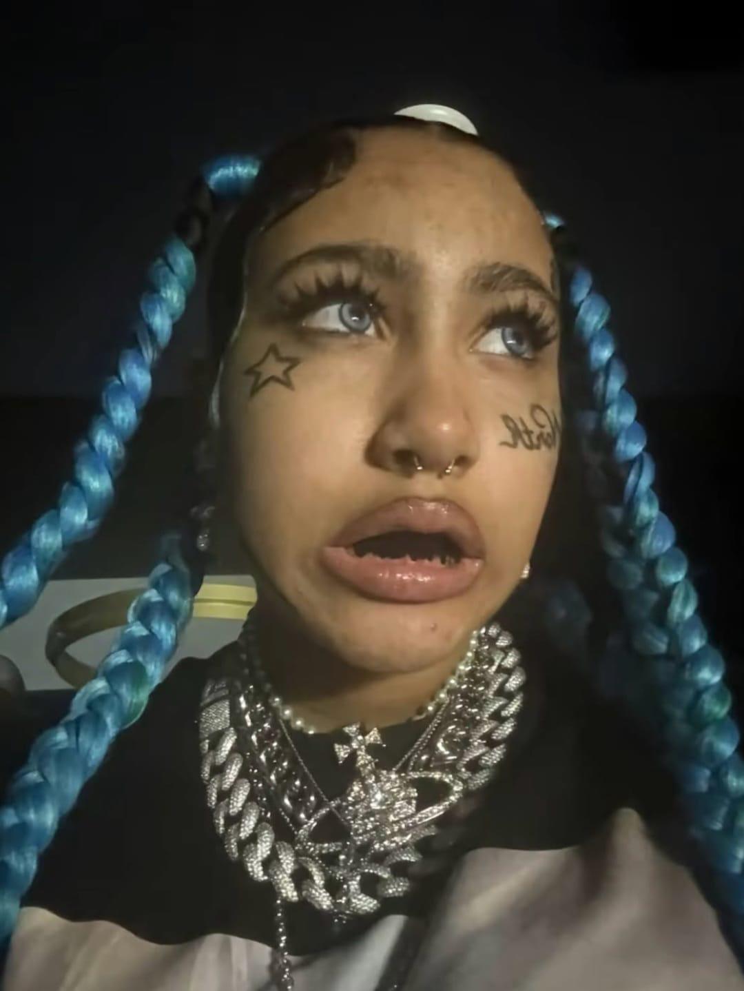 ¿Nuevo look? North West, hija de Kim Kardashian, se tatúa el rostro