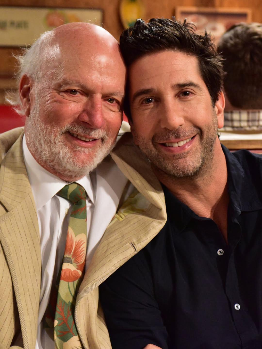 Muere James Burrows, el director que marcó la historia de Friends