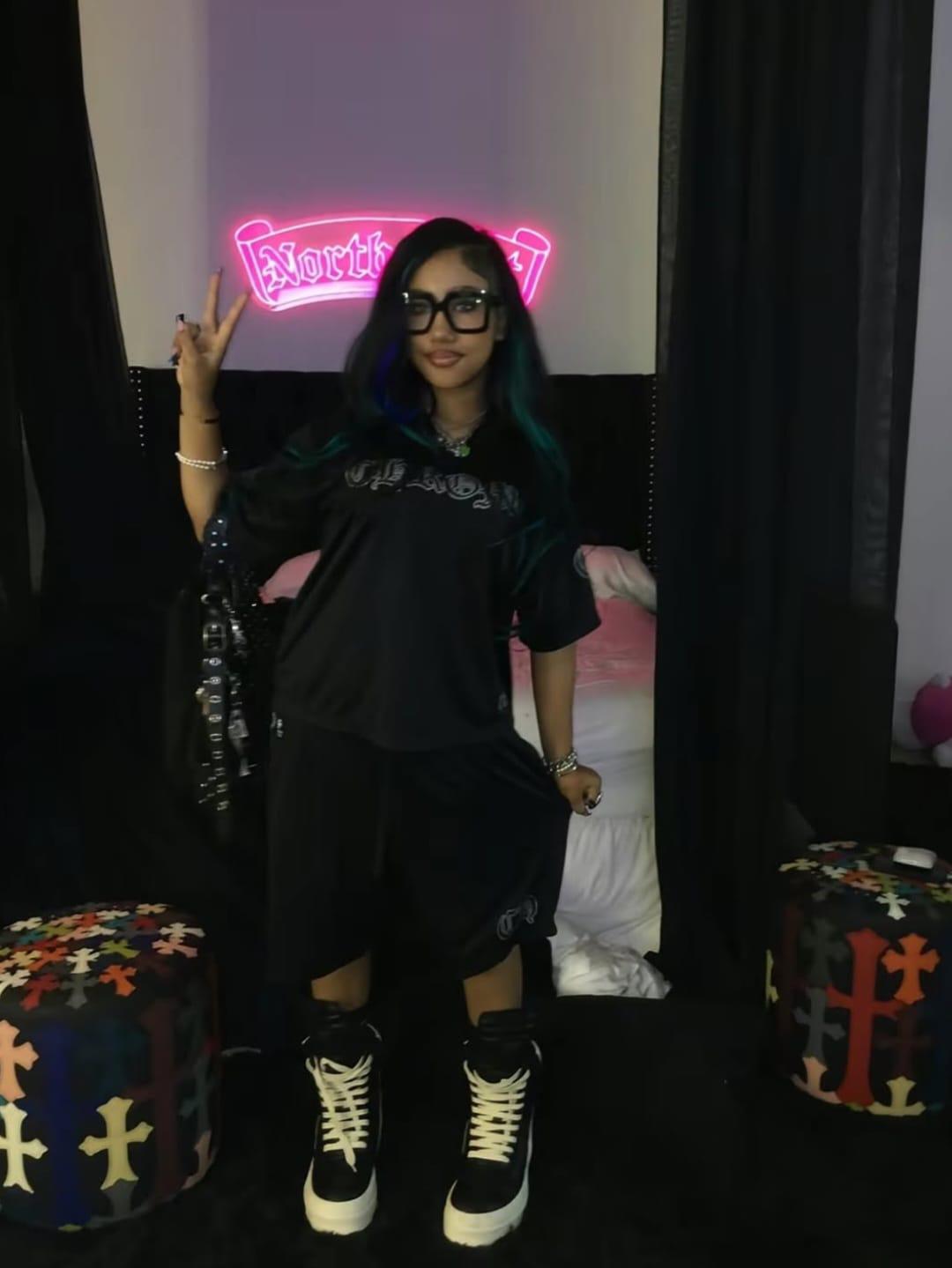 ¿Nuevo look? North West, hija de Kim Kardashian, se tatúa el rostro