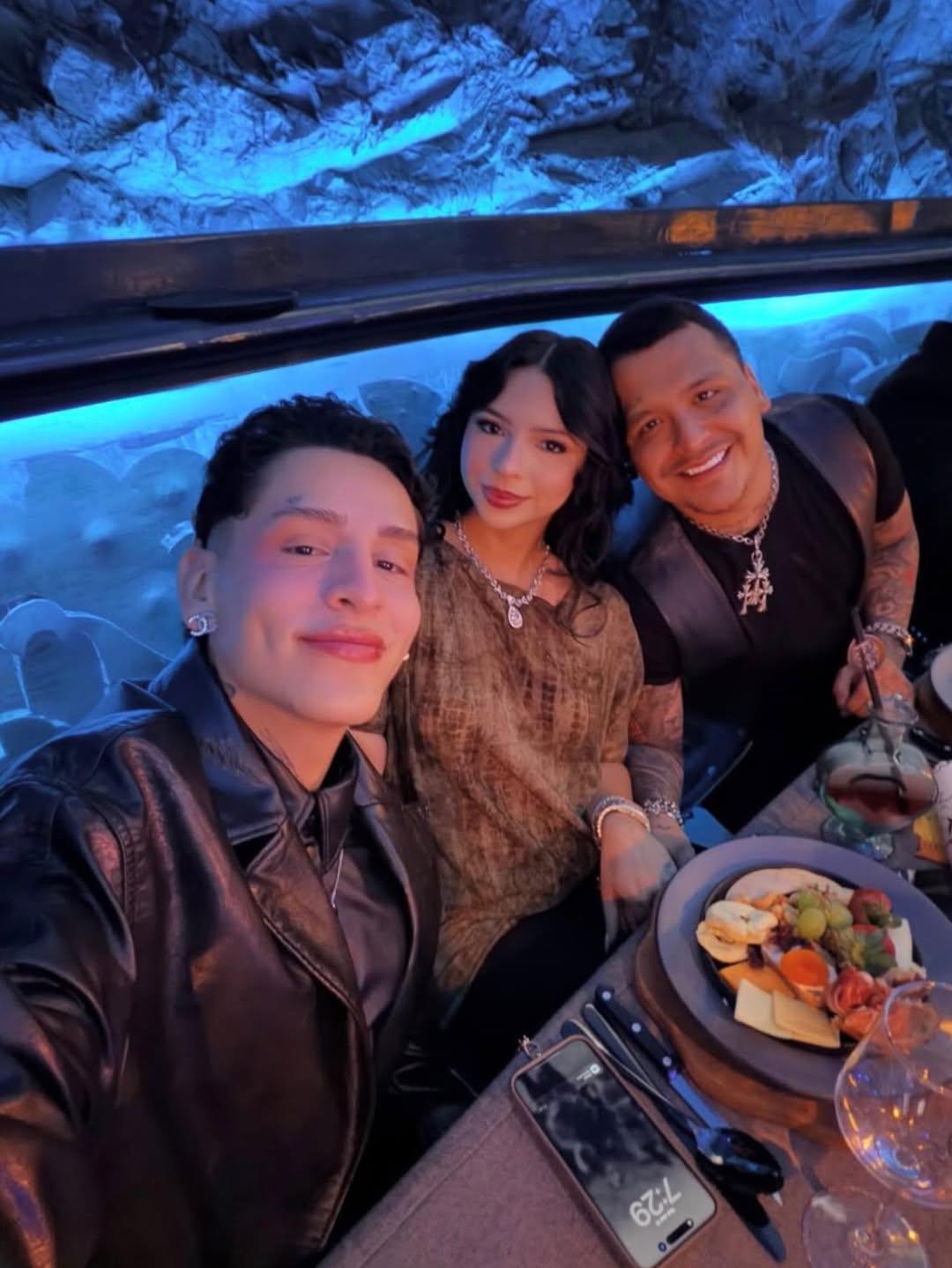 Christian Nodal celebra su cumpleaños como pirata con Ángela Aguilar