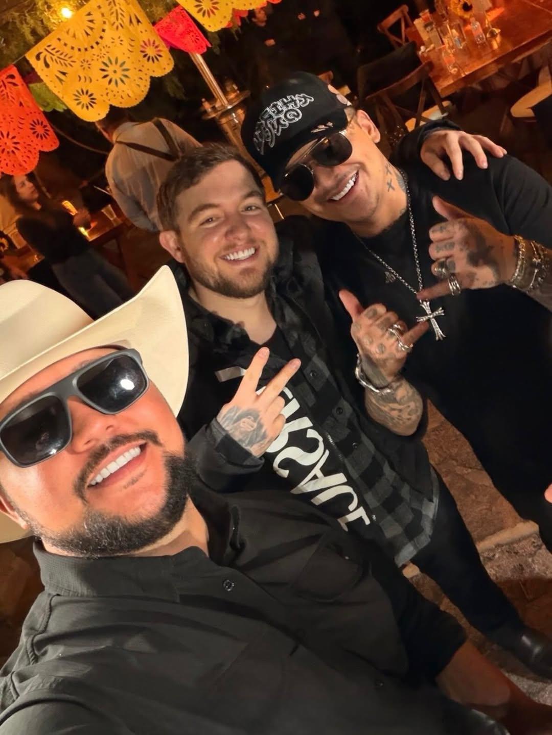 Christian Nodal celebra su cumpleaños como pirata con Ángela Aguilar