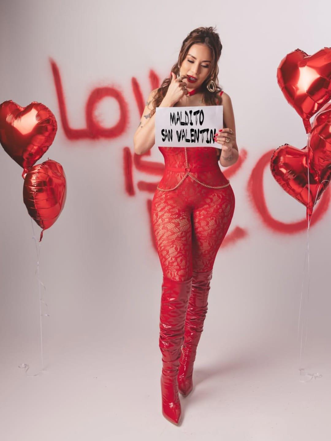 Elsa Oseguera deslumbra con encantadoras fotos anti-San Valentín