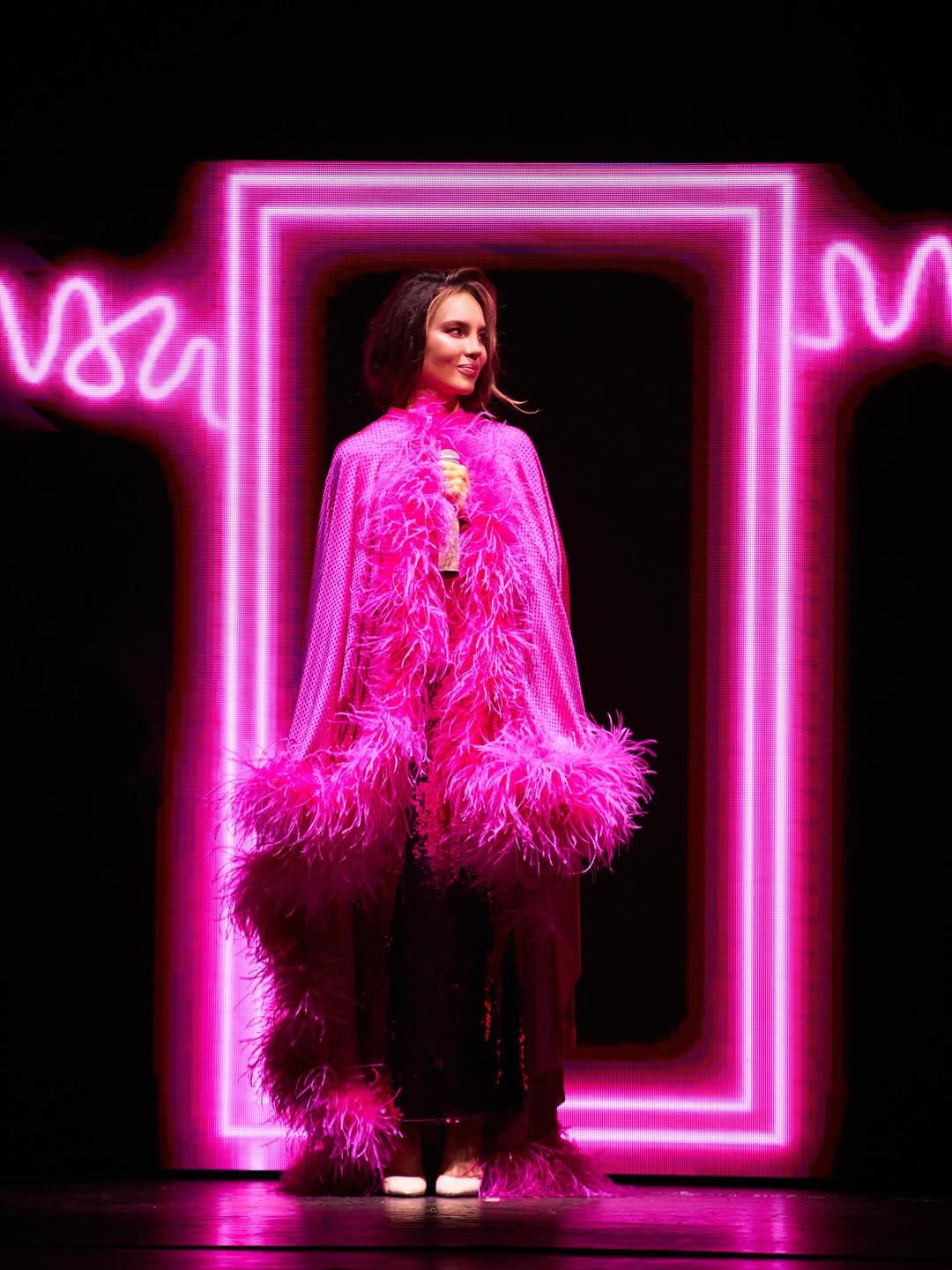 Belinda invita a fans a una experiencia exclusiva