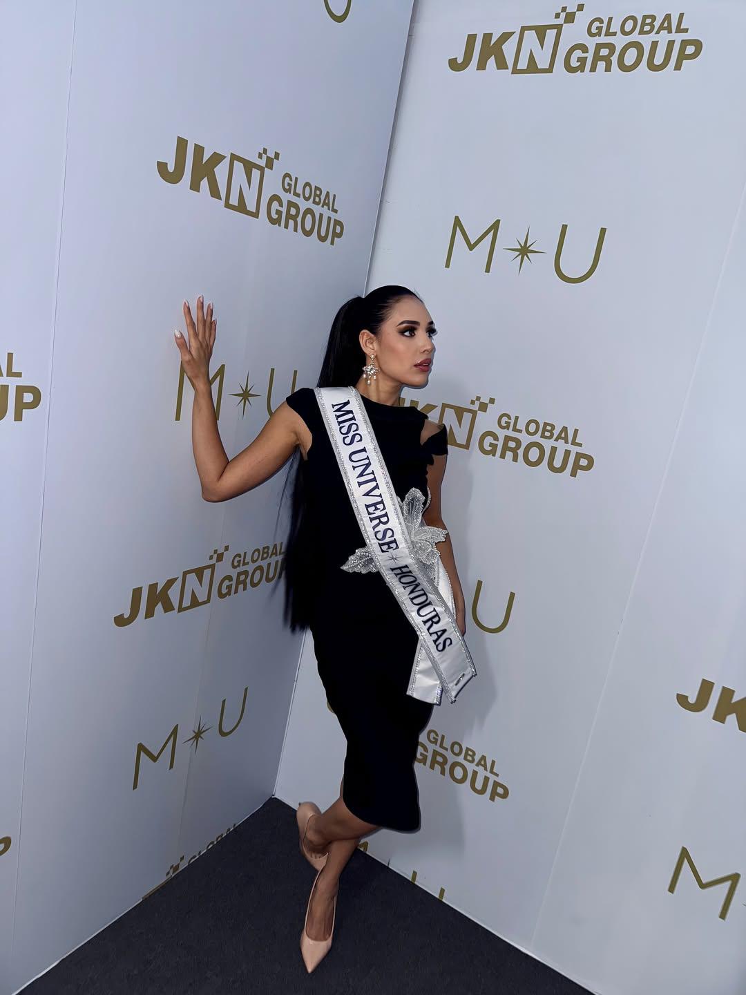 Alejandra Fuentes: “Calentando motores... el universo espera”​​​​​