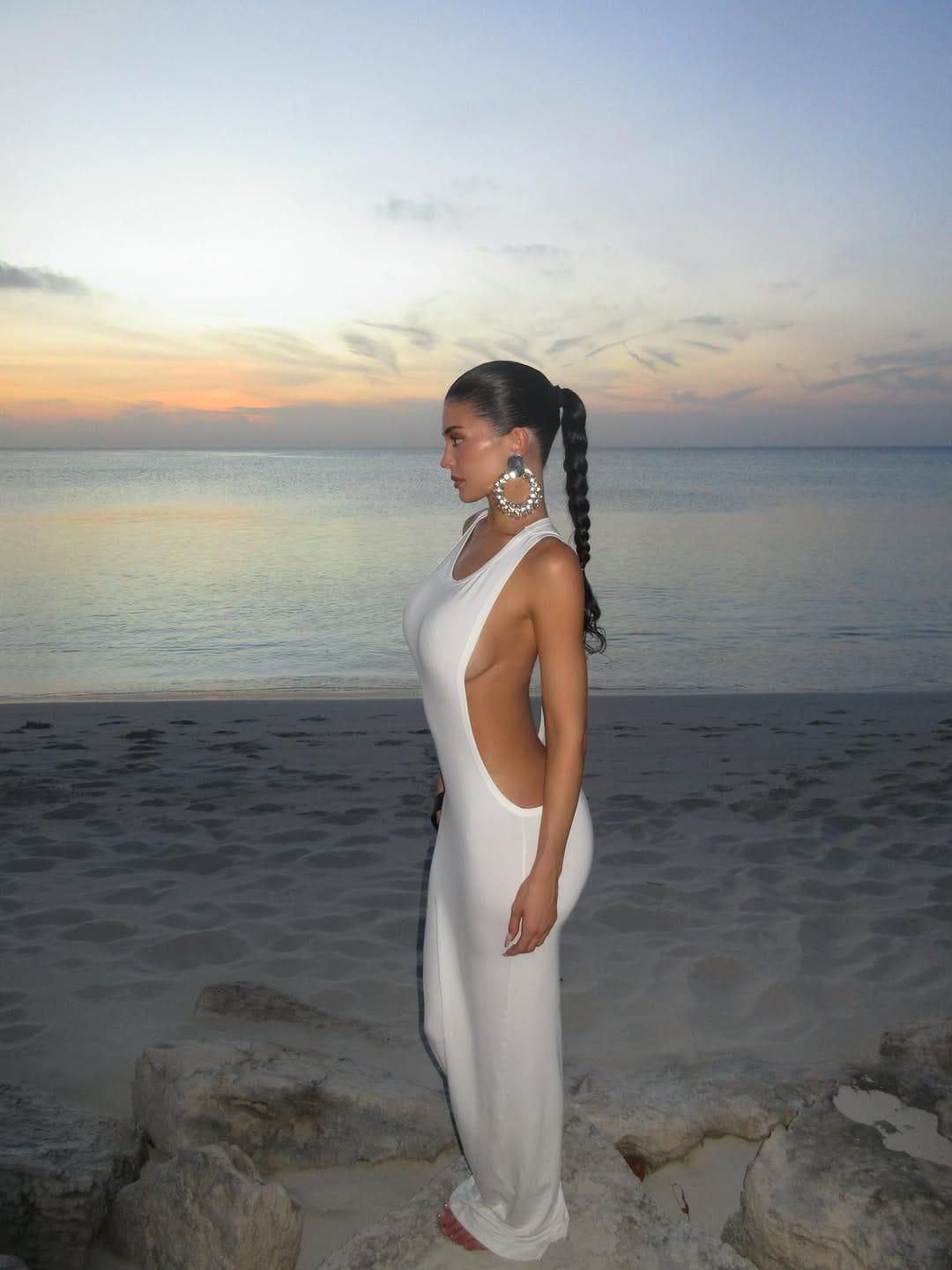 Kylie Jenner deslumbra desde el Caribe con una serie de fotografías