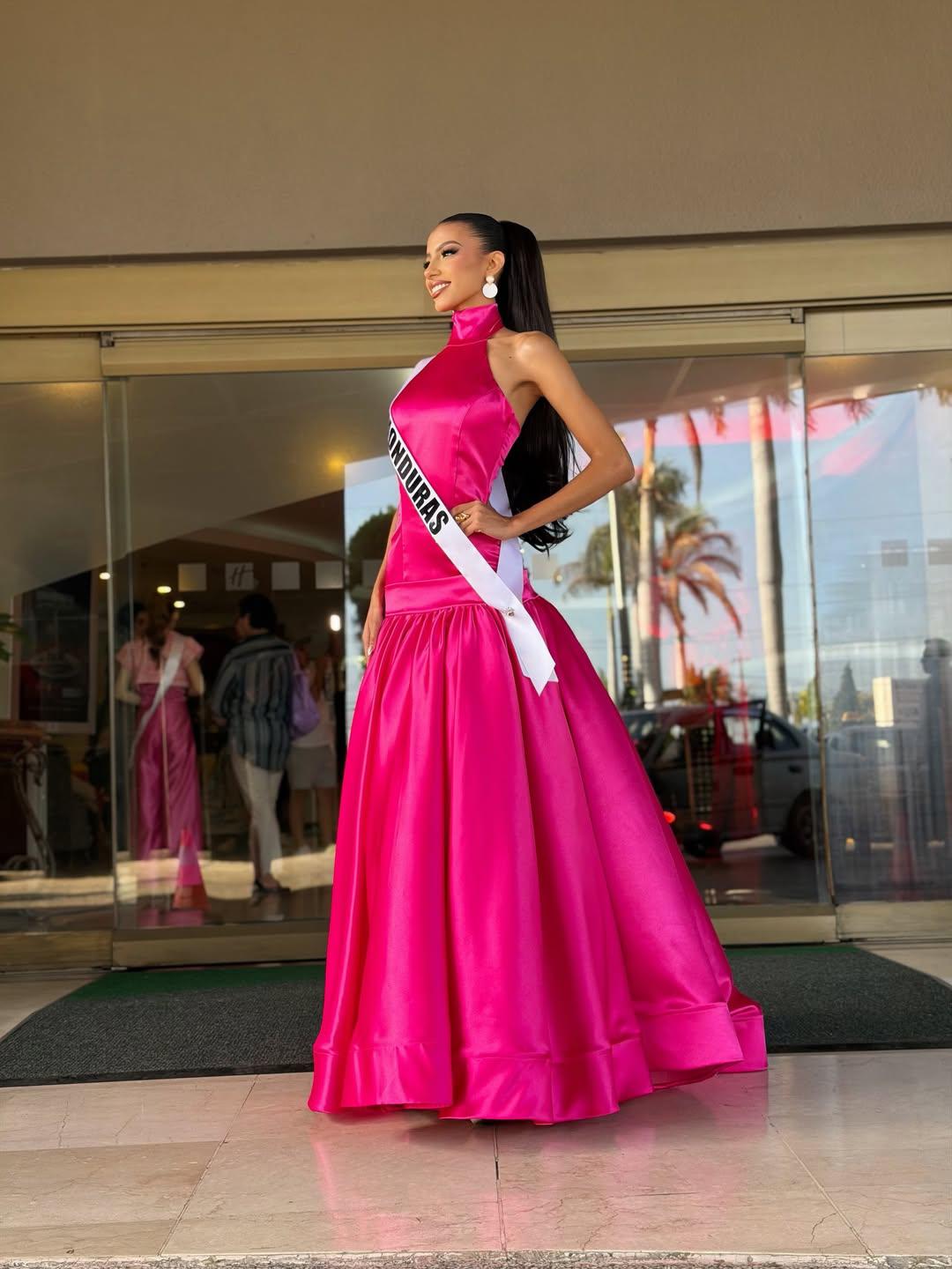 Jeimmy Nuñez, la hondureña que deslumbra en el concurso Miss Teen Universe 2026