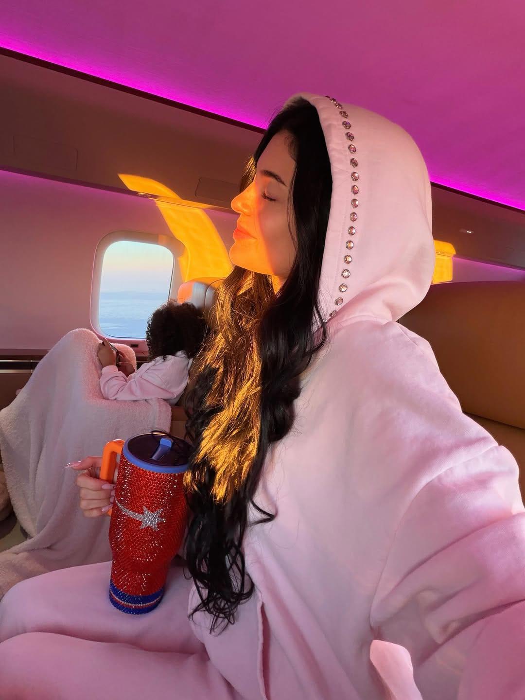 Kylie Jenner deslumbra desde el Caribe con una serie de fotografías
