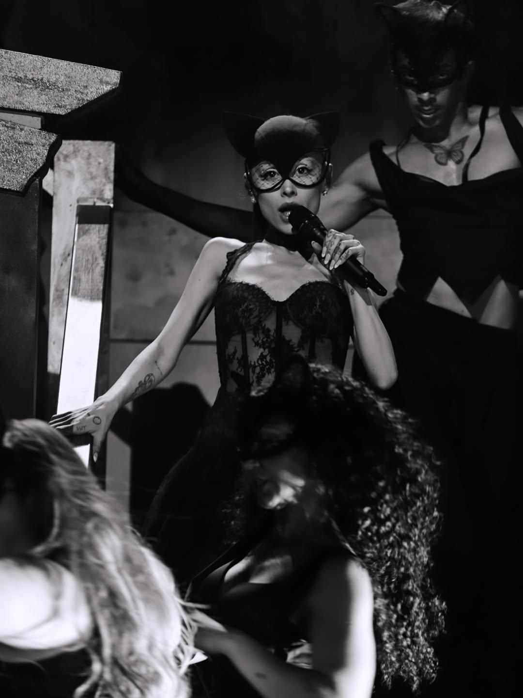 Los grandes cambios de Ariana Grande en su gira de regreso: prioriza su voz