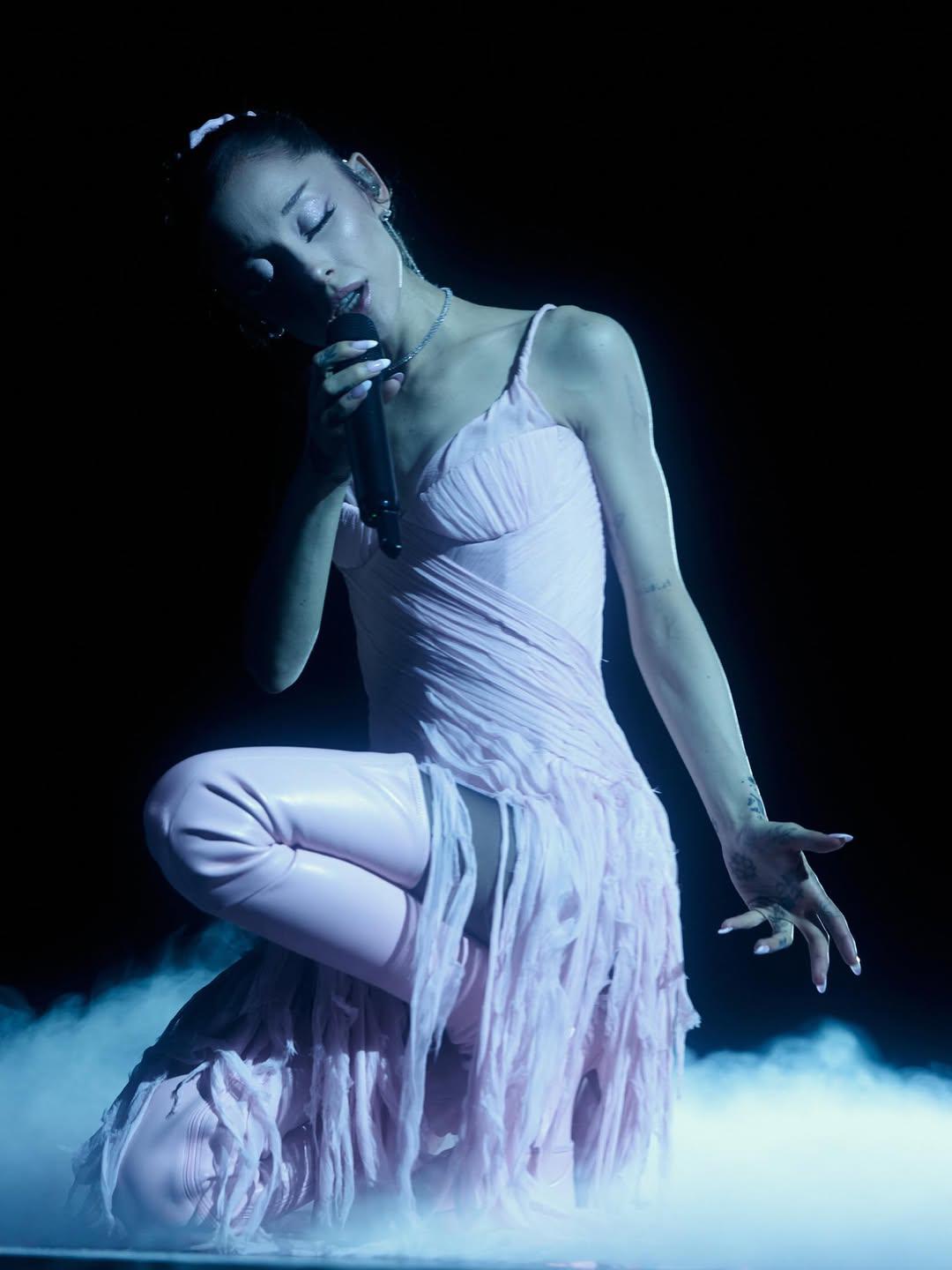 Los grandes cambios de Ariana Grande en su gira de regreso: prioriza su voz