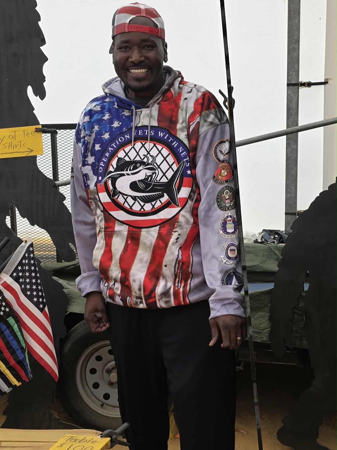 Quinton Aaron está en estado crítico tras accidente y su familia pide ayuda