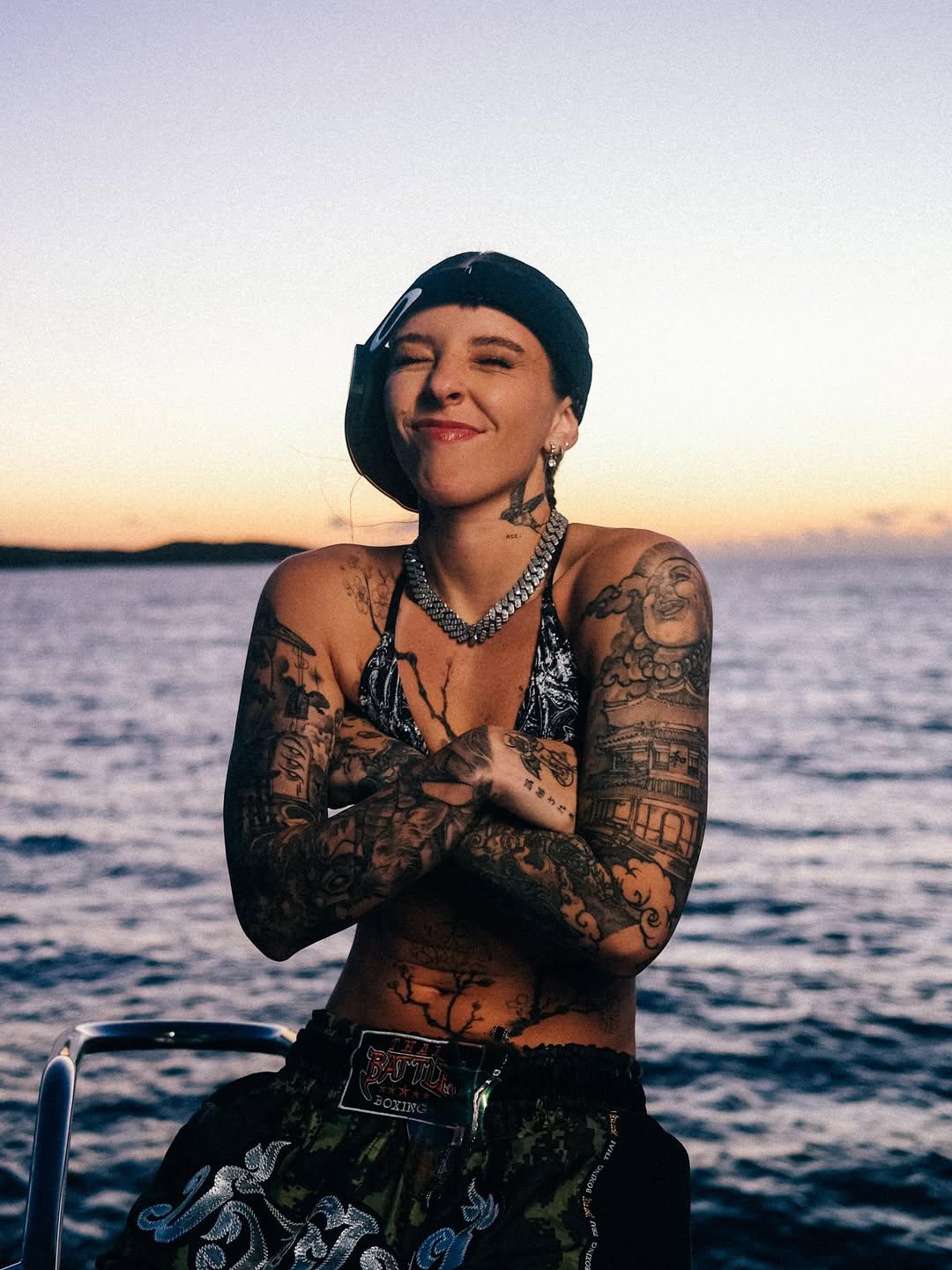 Young Miko anuncia conciertos en México con su Late Checkout Tour