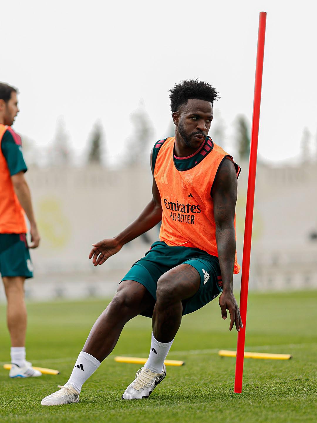 Vinicius se reunió con el Real Madrid y no quiere saber nada: tomó decisión