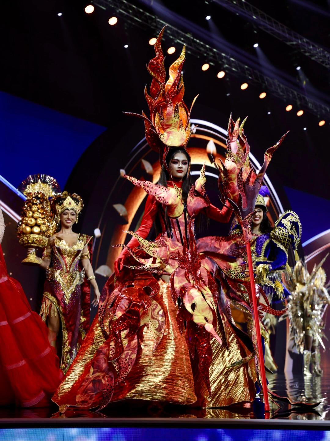 Miss Universo 2025 deslumbra con los trajes típicos más espectaculares